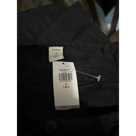 Old Navy Black Eyelet Blouse Size S Tall NWT - Picture 3 of 3